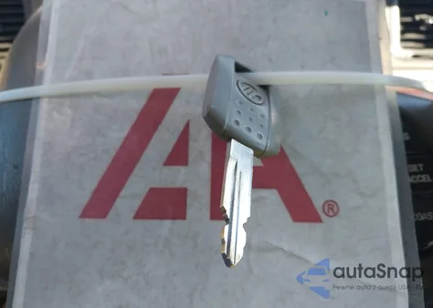 2003 Mercury Grand Marquis Gs z USA, uszkodzony, nr VIN 2MEFM74W63X703192